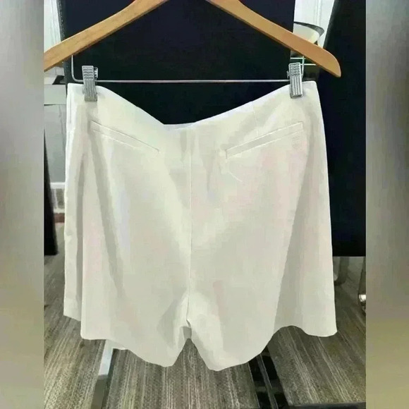 TORY BURCH TECH TWILL GOLF SKORT SIZE LARGE - Picture 8 of 8